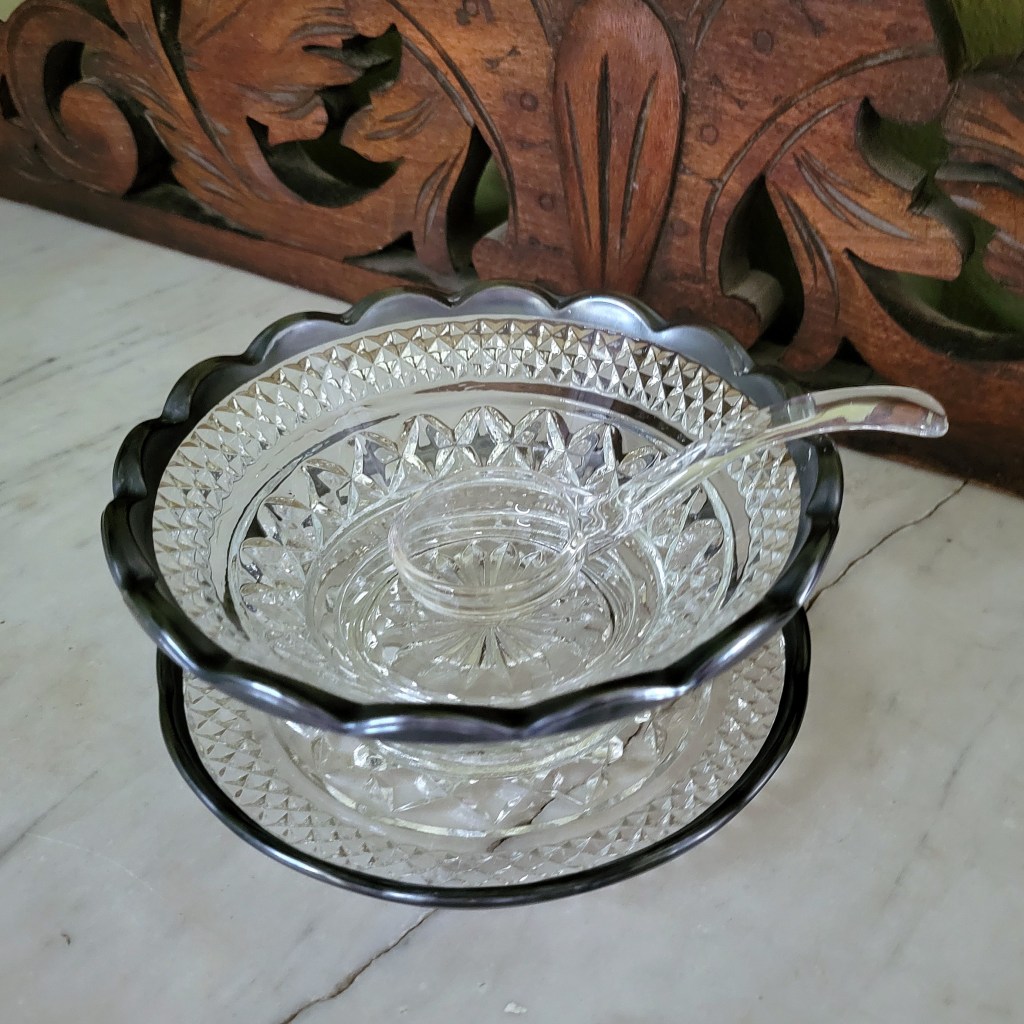 a silver-trimmed mayonnaise server, comprised of a glass spoon with Wexford six-inch scalloped bowl and six-inch dessert plate